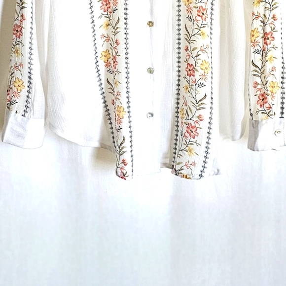 Figueroa & Flower White Long Sleeve Floral Print Button Blouse - Picture 13 of 16
